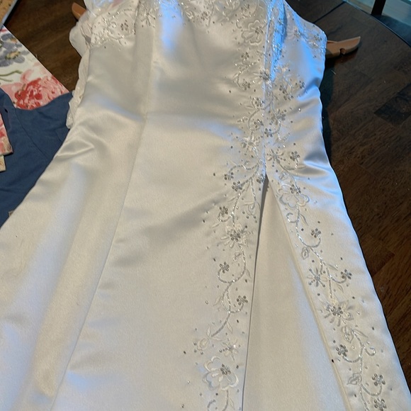 Aspeed White Strap Beaded/Embroidered Floral Wedding Dress. Size Small. - Picture 14 of 14